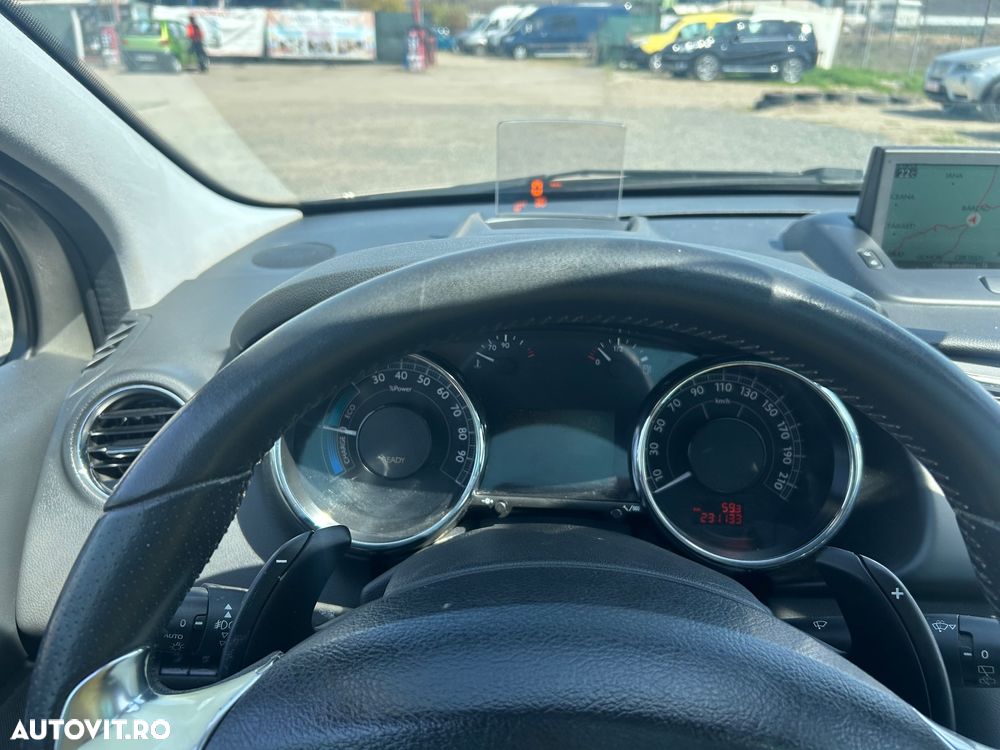 Peugeot 3008 HDi 160 Automatik Active - 13