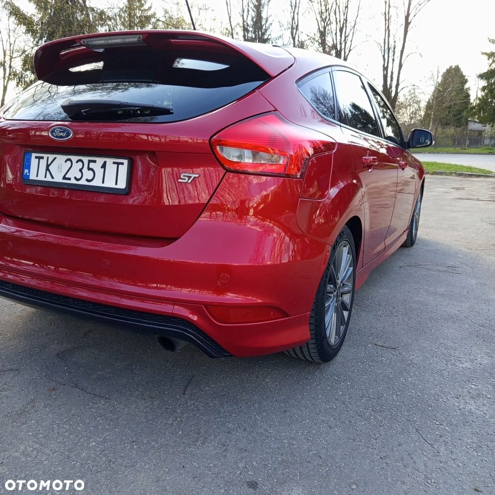 Ford Focus 1.5 EcoBoost ST-Line - 4