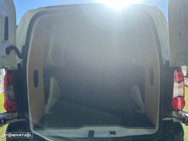 Peugeot PARTNER LONGA 3 LUGARES - 9