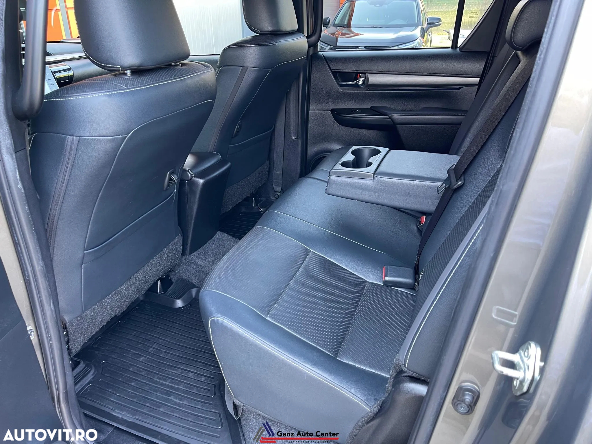 Toyota Hilux 2.8D 204CP 4x4 Double Cab AT Invincible - 17