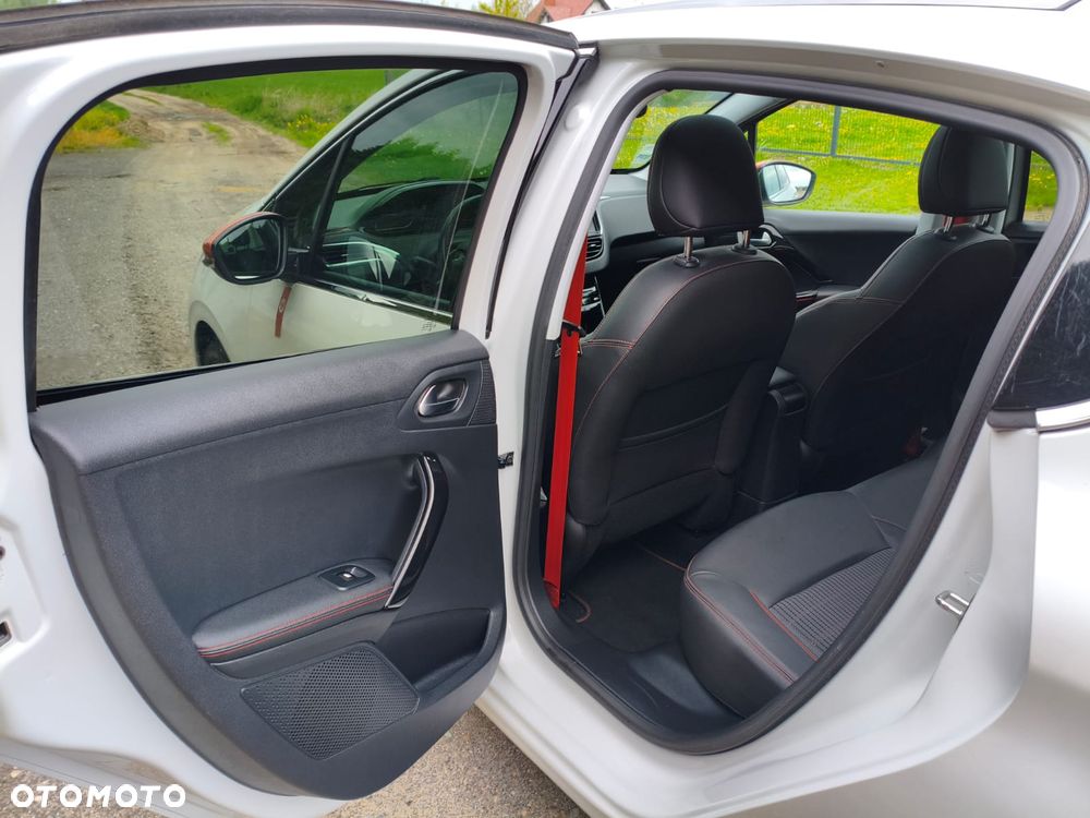 Peugeot 208 - 20
