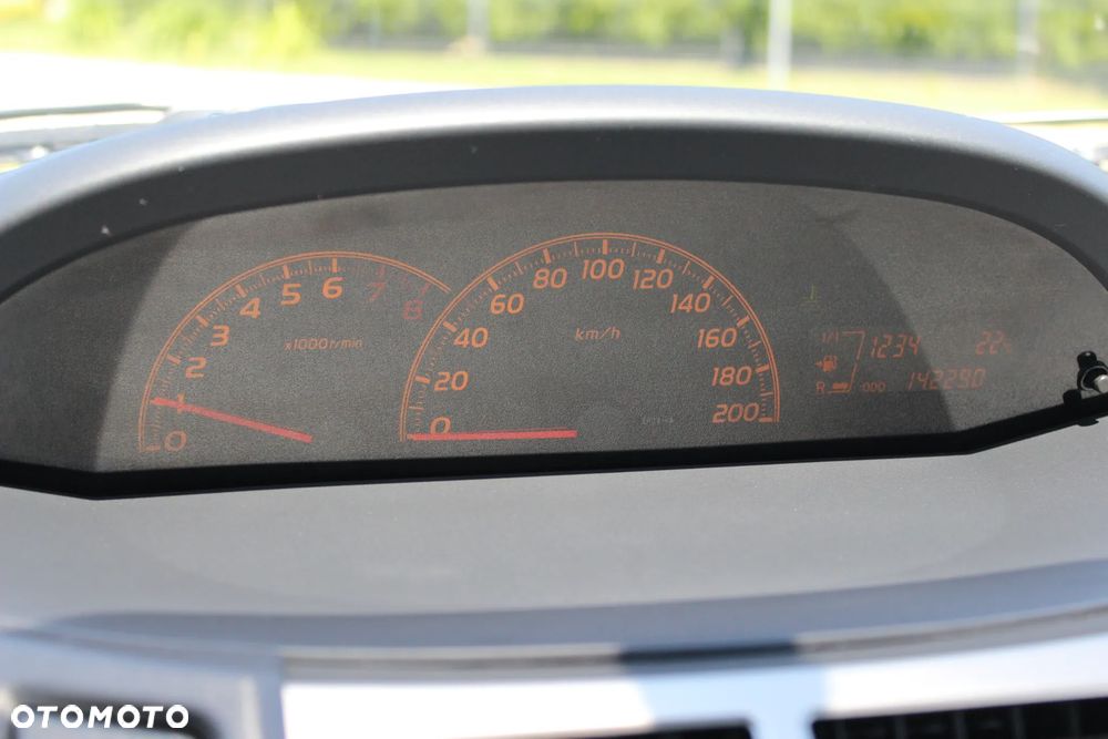 Toyota Yaris 1.33 VVT-i Executive - 32