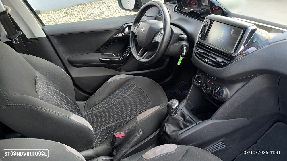 Peugeot 208 1.4 HDi SE Style - 44