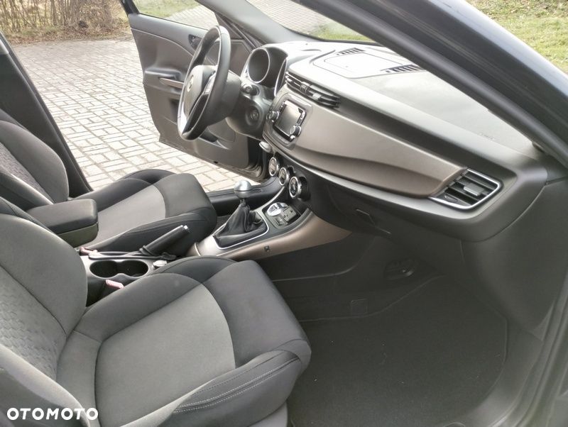 Alfa Romeo Giulietta - 12