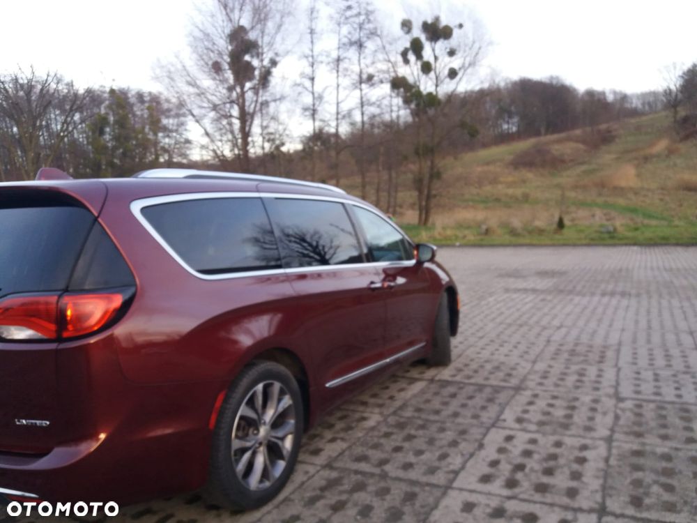 Chrysler Pacifica - 19