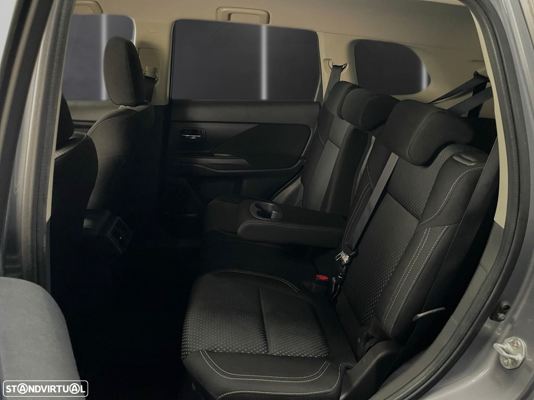 Mitsubishi Outlander 2.0 Kaiteki CVT - 24