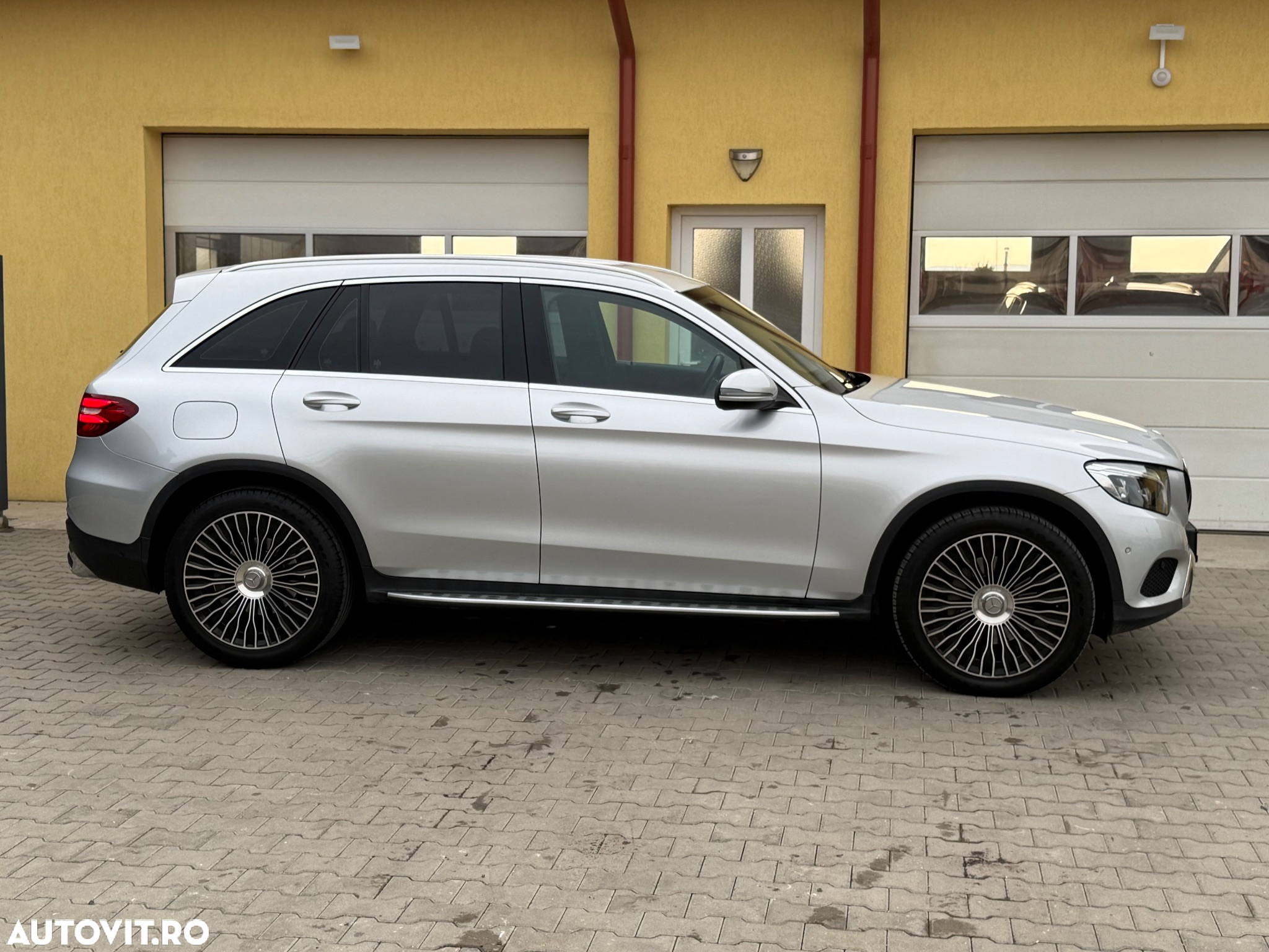 Mercedes-Benz GLC 250 d 4MATIC - 33
