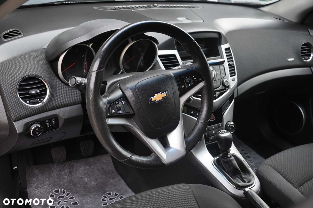 Chevrolet Cruze - 13