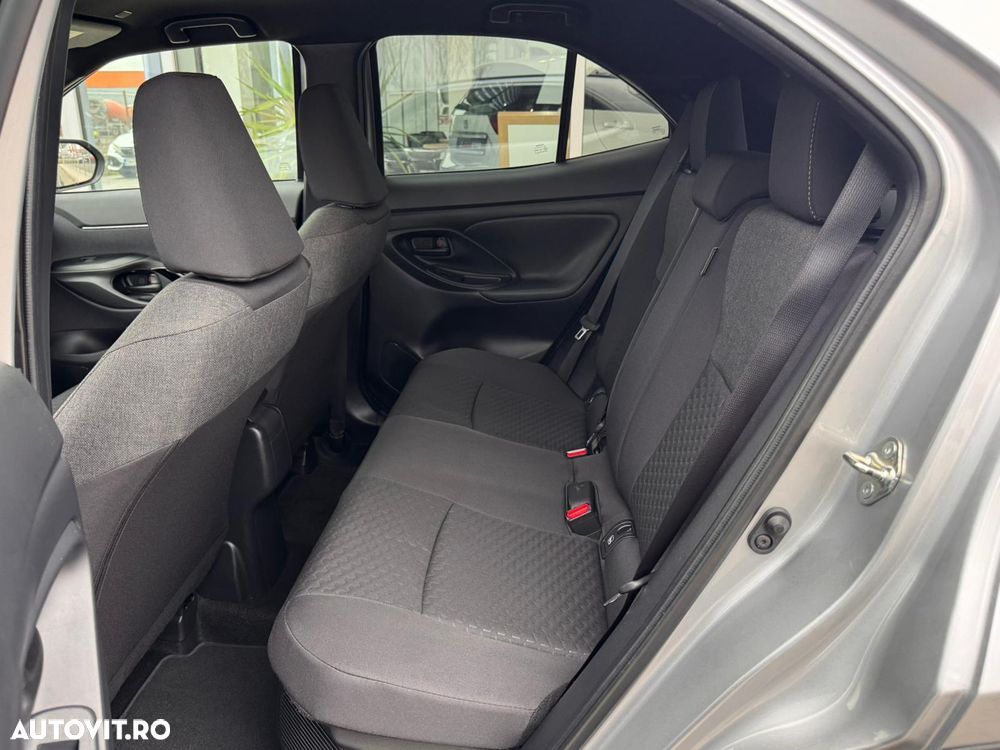 Toyota Yaris 1.5 VVT-i HSD Dynamic Plus - 10