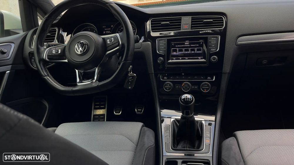 VW Golf 2.0 TDI Highline - 23