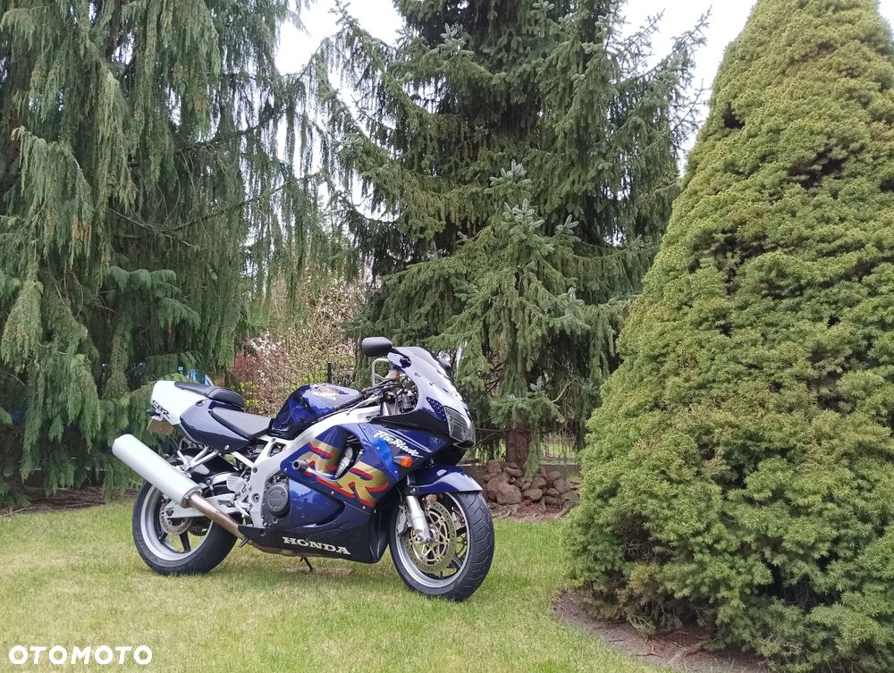 Honda CBR - 1