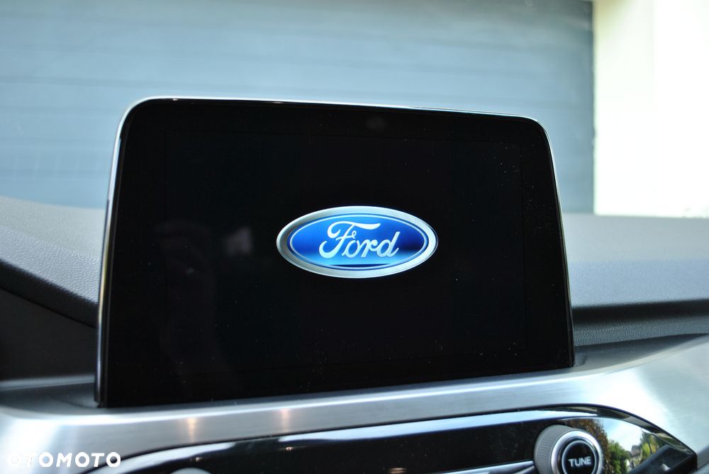 Ford Kuga 2.0 EcoBlue 4x4 TITANIUM - 16