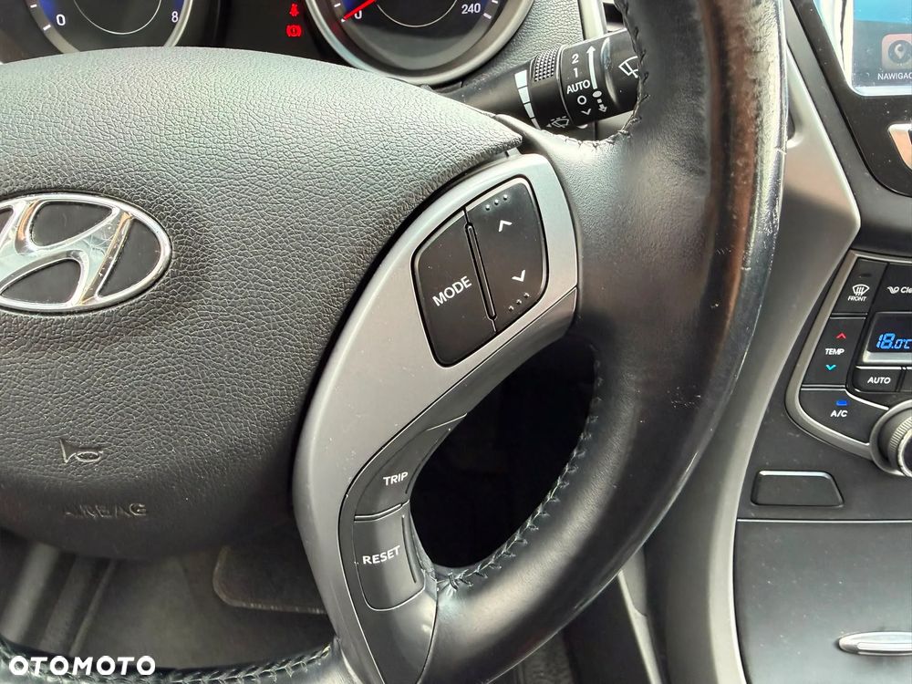 Hyundai Elantra 1.6 Comfort - 28