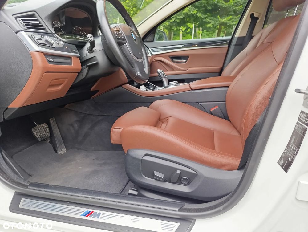 BMW Seria 5 525d Sport-Aut - 9
