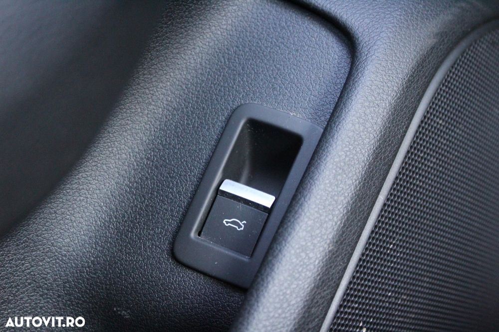 Audi A4 Avant 2.0 40 TDI quattro S tronic S Line - 34