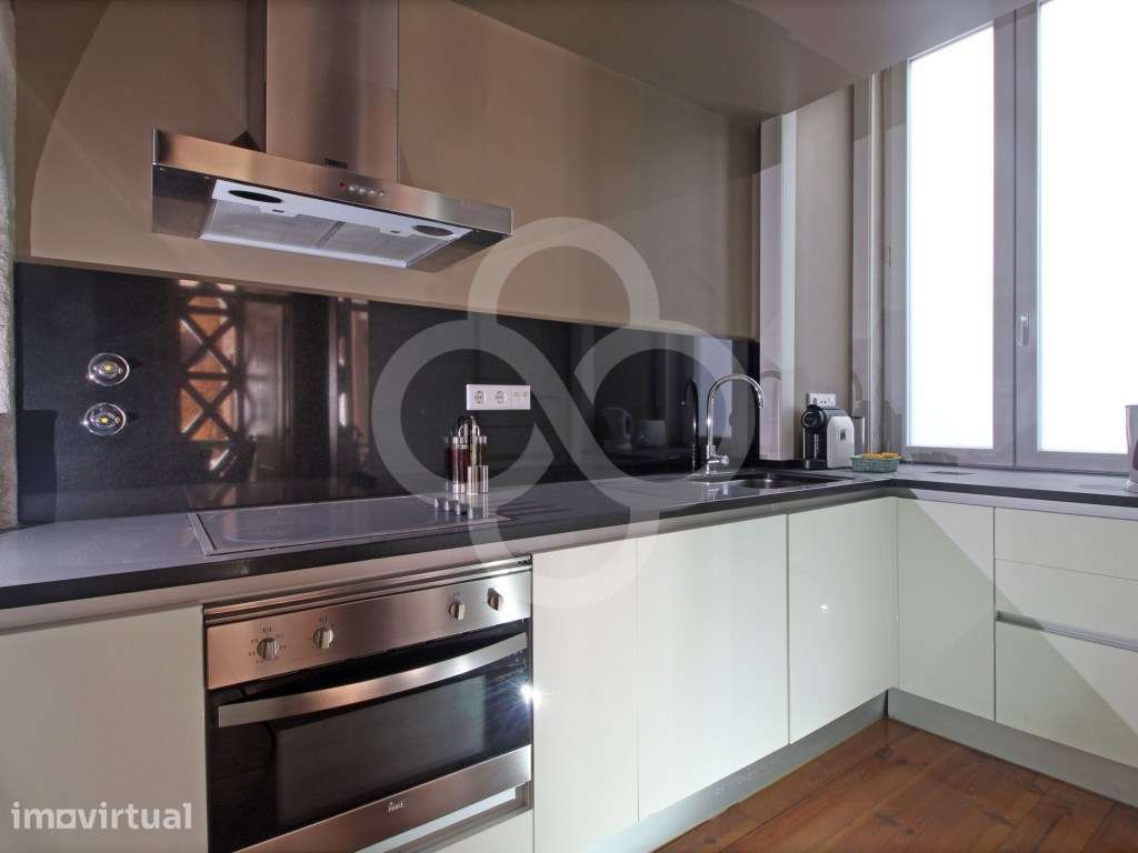 Majestoso apartamento T2 totalmente mobilado e equipado zona da Bai... - Grande imagem: 3/18