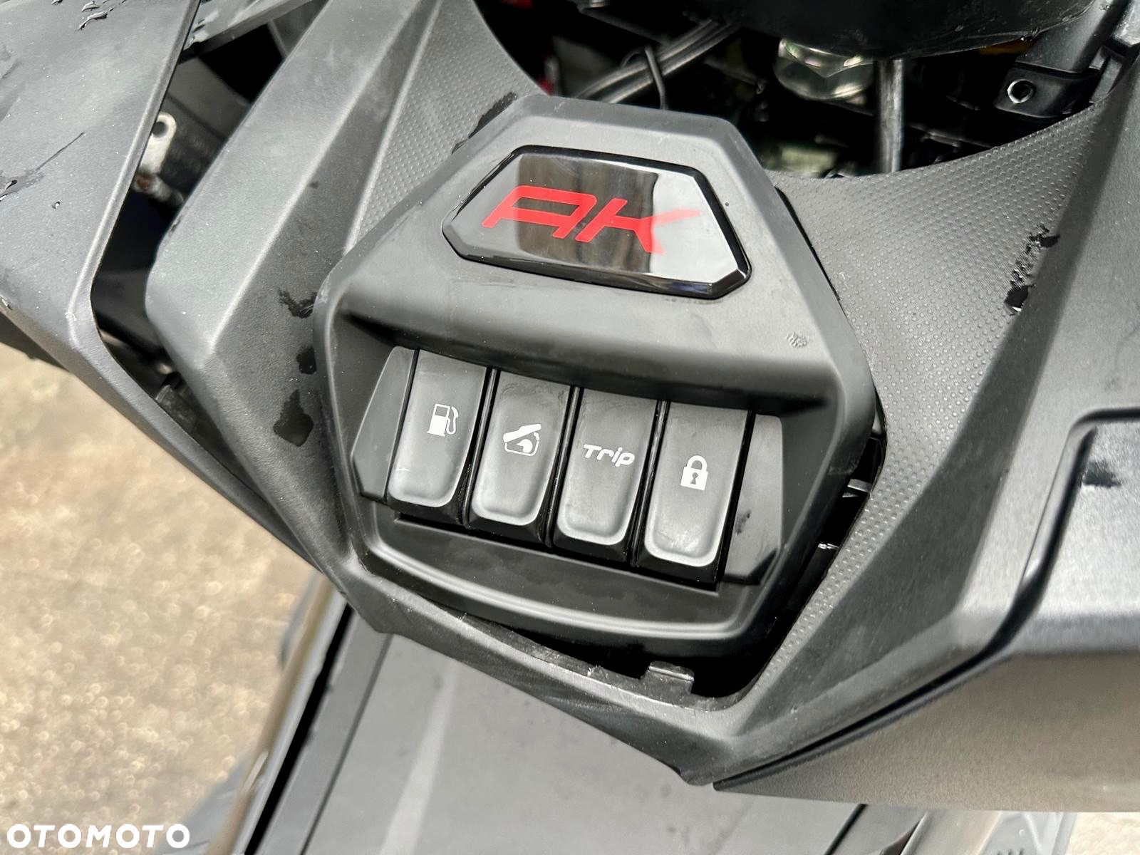 Kymco AK 550 - 12
