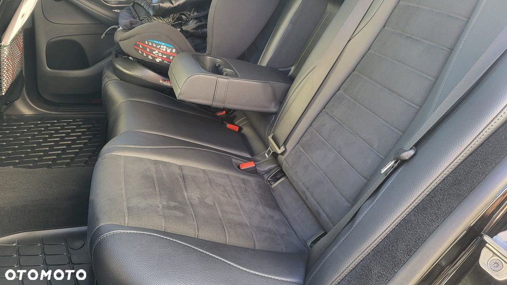 Mercedes-Benz GLE 300 d 4-Matic - 11