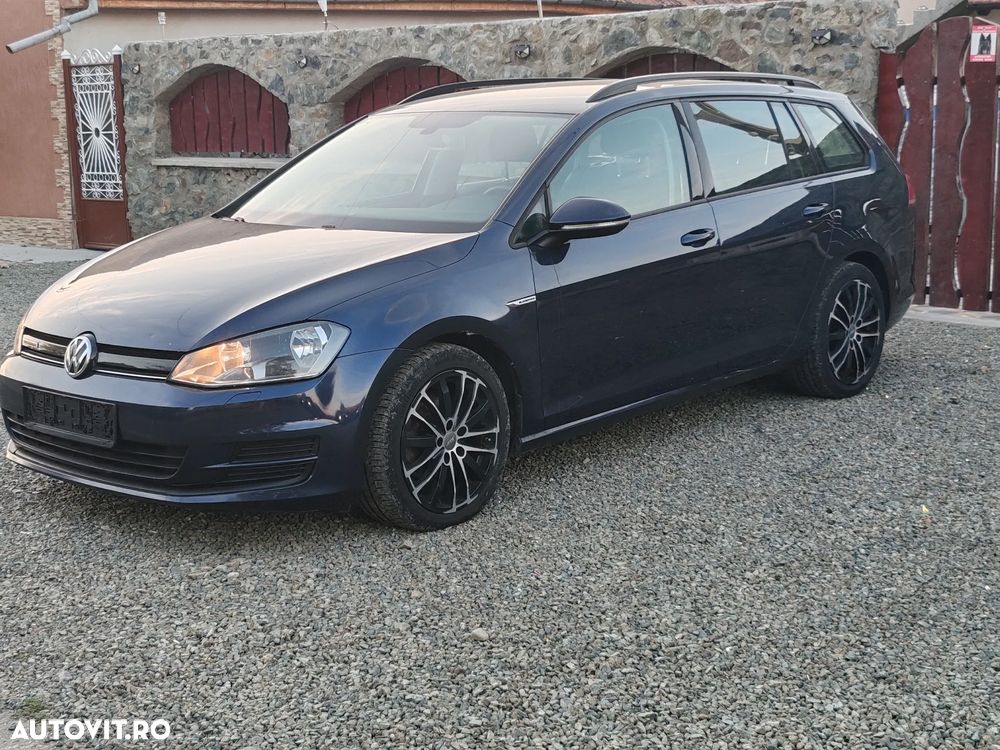 Volkswagen Golf - 1