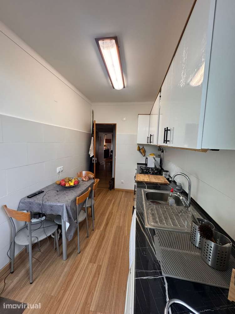 Apartamento T4 com 2 casas de banho e ar condicionado - Grande imagem: 5/21