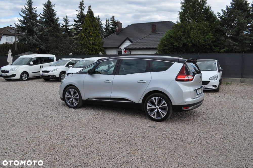 Renault Grand Scenic - 10