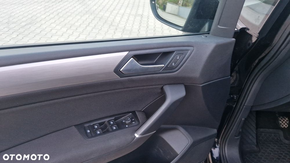 Volkswagen Touran 1.5 TSI ACT OPF Highline - 17