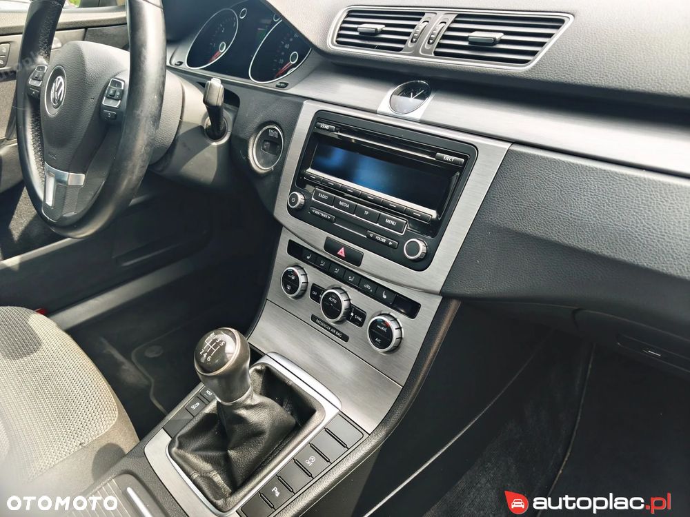 Volkswagen Passat 2.0 Blue TDI SCR Comfortline - 7