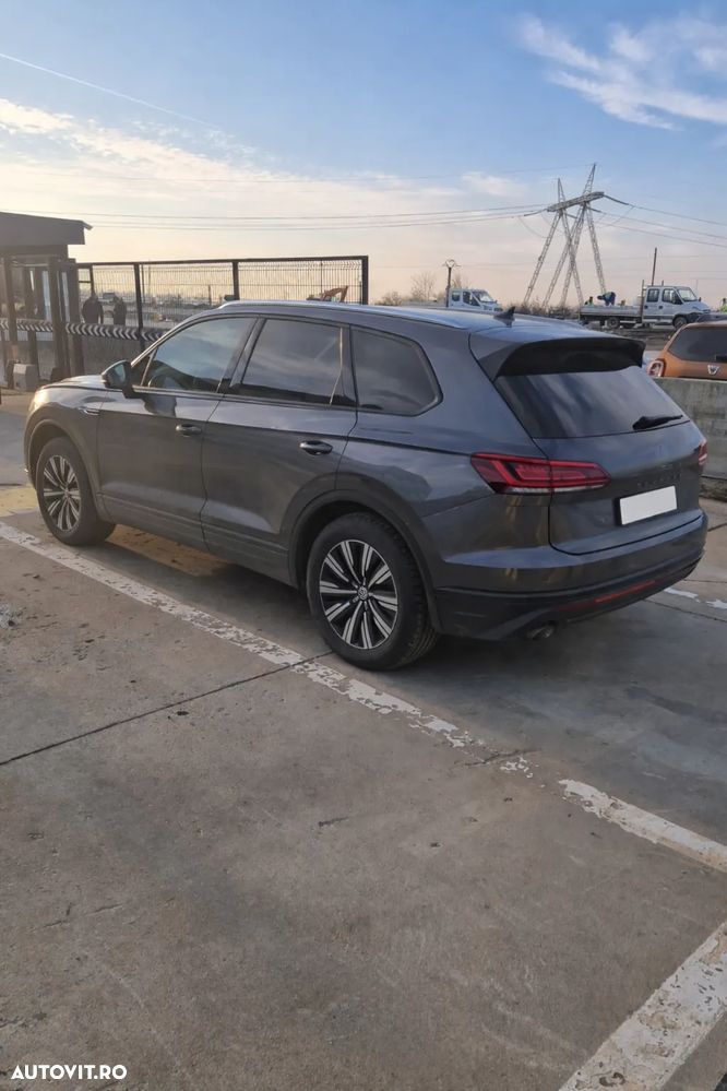 VOLKSWAGEN Touareg 2019 — imagine 4