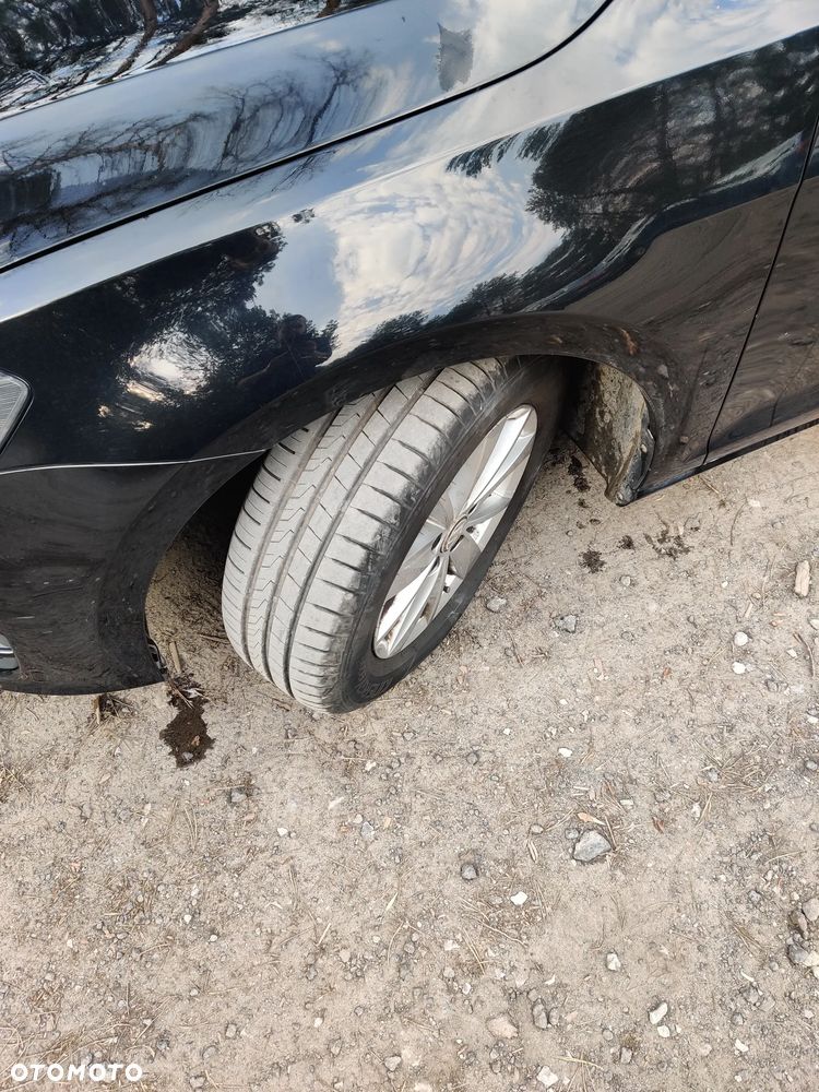 Volkswagen Golf 1.6 TDI DPF BlueMotion - 9