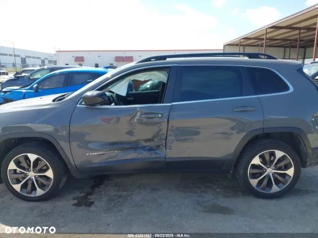 Jeep Cherokee - 12