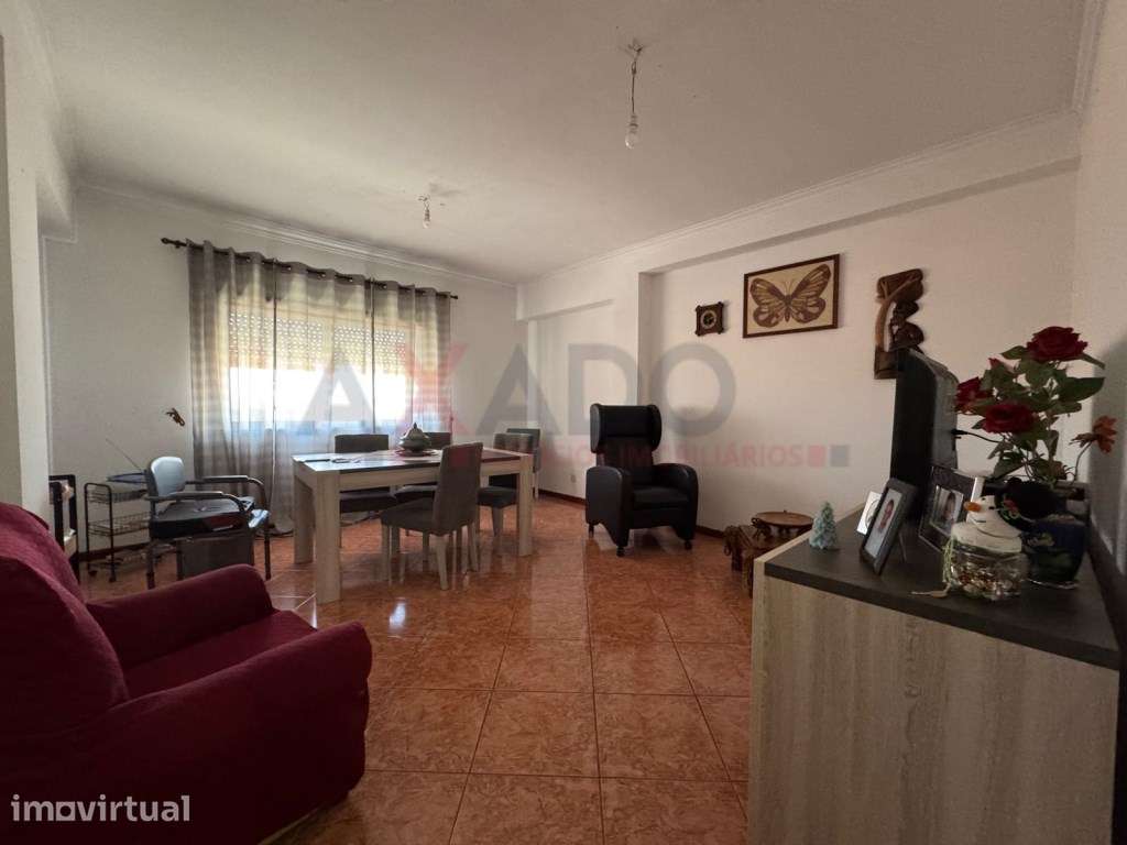 Apartamento T4 no Centro de Seia (Av. 1º de Maio). - Grande imagem: 2/19