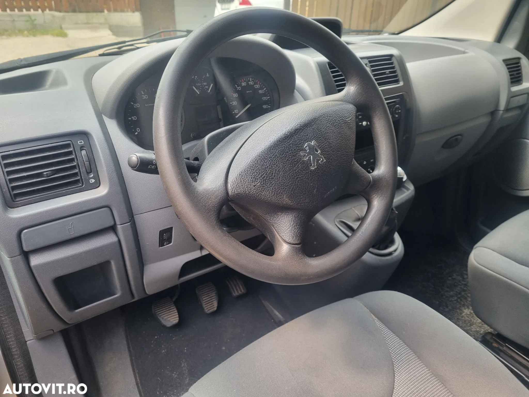 Peugeot Expert - 8