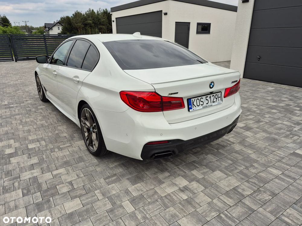 BMW Seria 5 M550i xDrive sport - 8