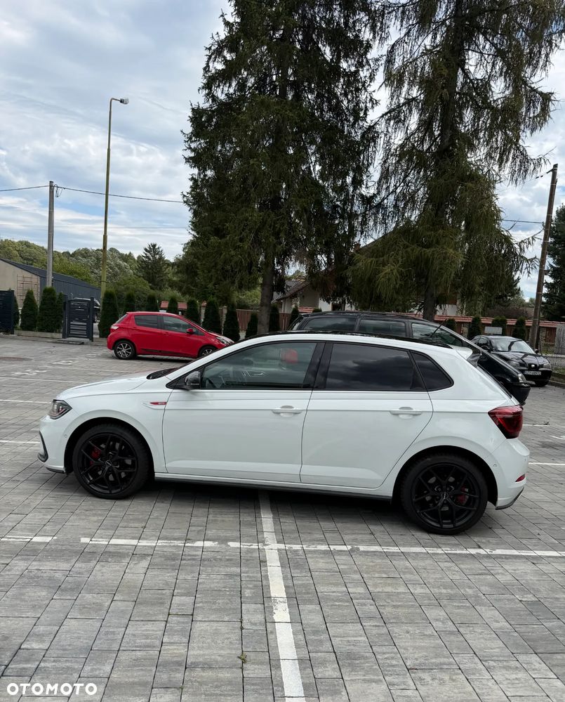 Volkswagen Polo - 2