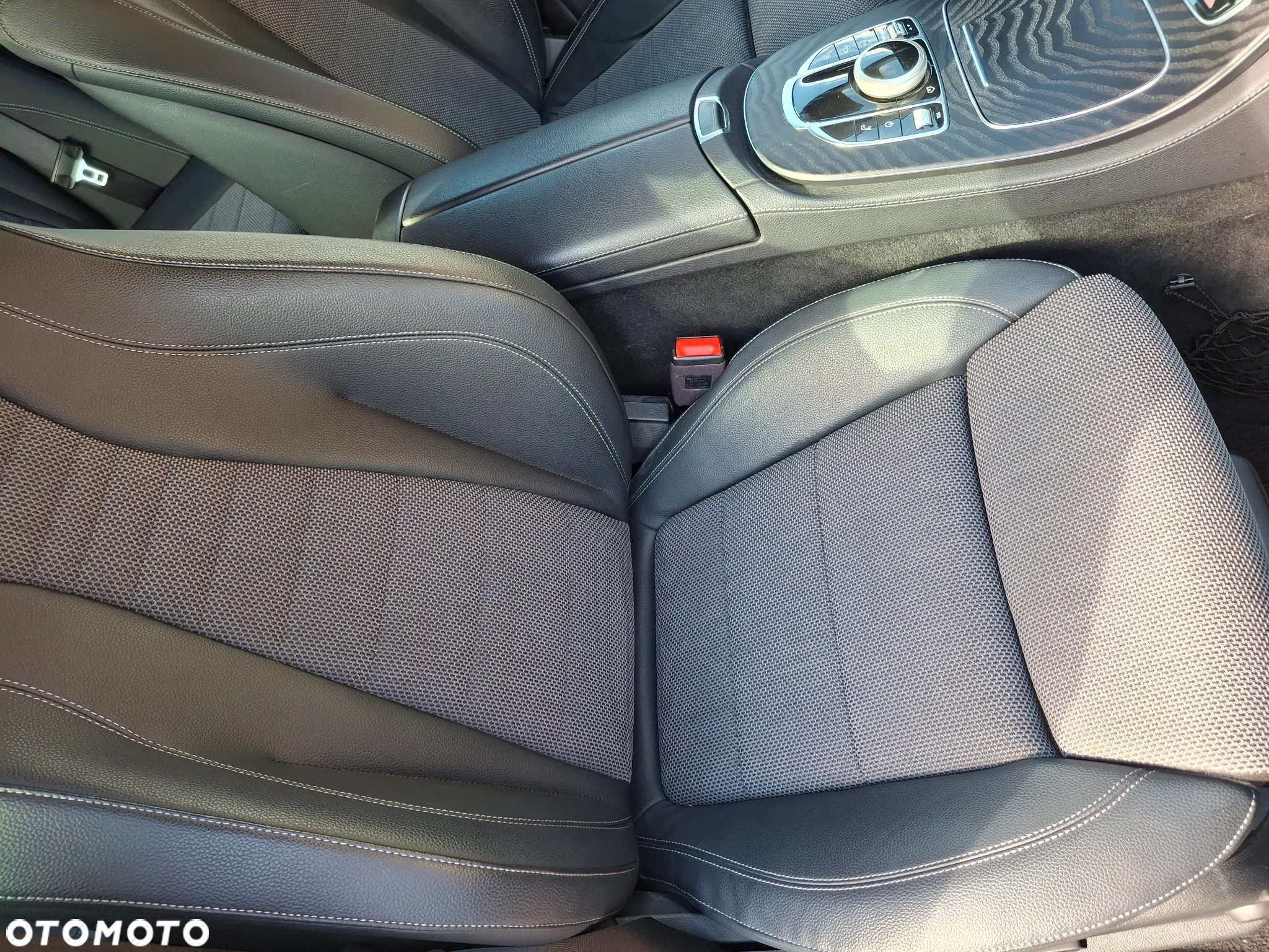 Mercedes-Benz Klasa E 220 d 9G-TRONIC - 31