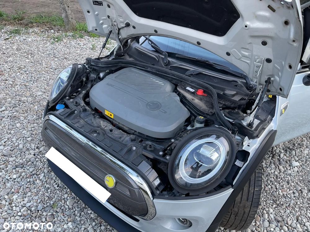 MINI Cooper SE Electric Trim - 39