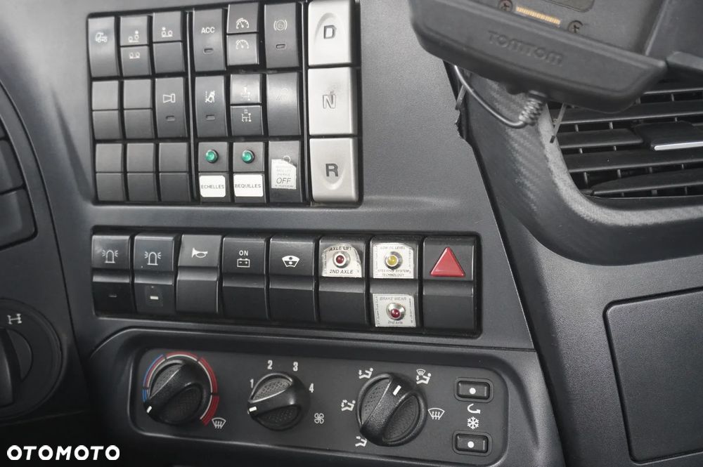 Iveco Stralis 420 8x2 / Zabudowa laweta Fiault / 2 osie skrętne / 17,6 t ładowności - 25