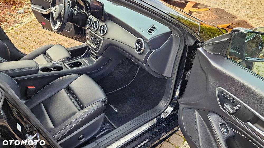 Mercedes-Benz CLA - 28