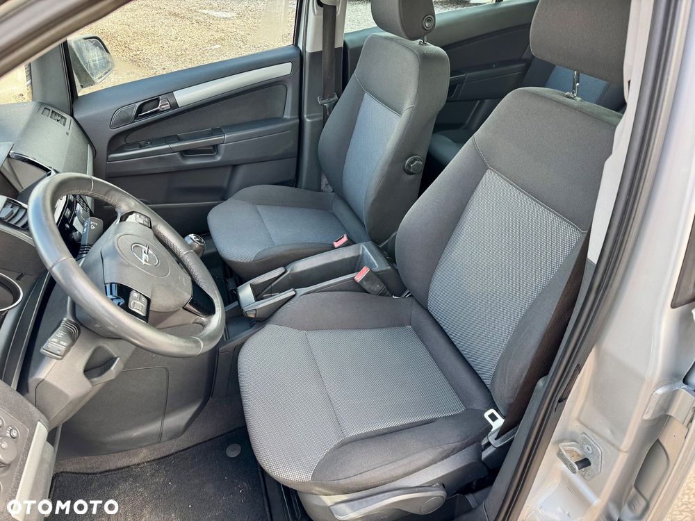 Opel Zafira - 26