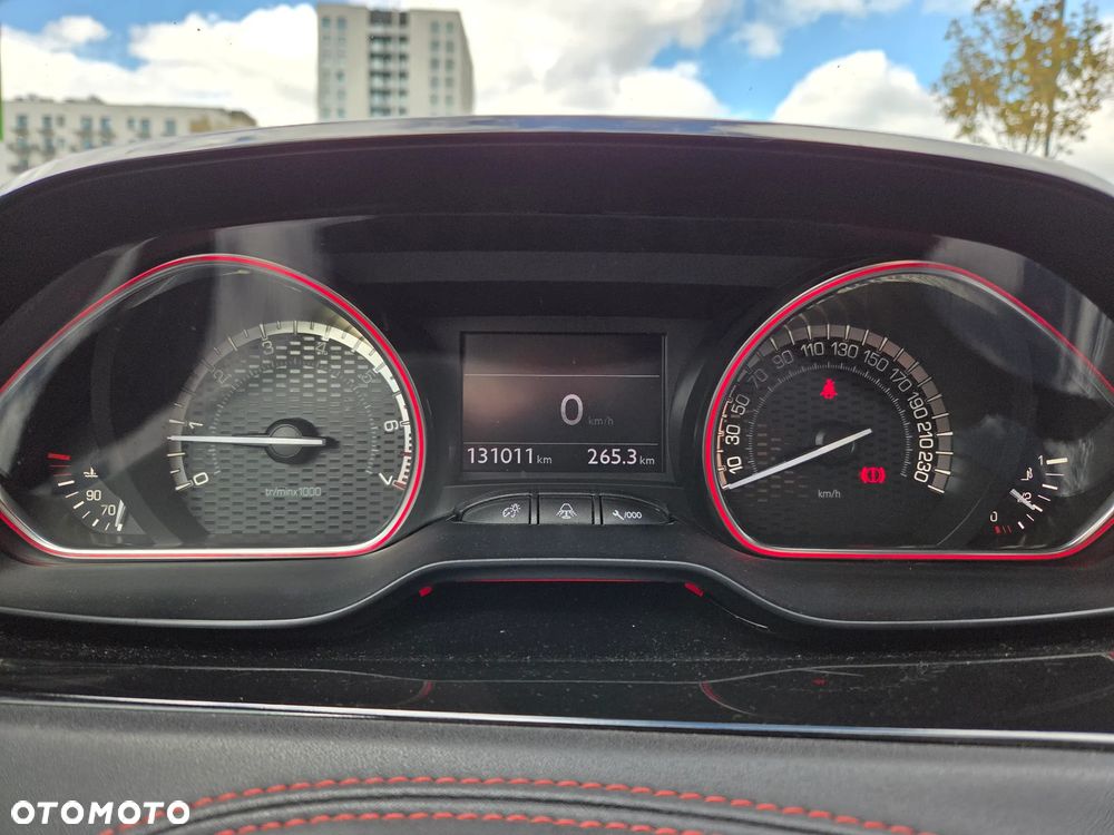 Peugeot 208 1.6 THP GTi - 13
