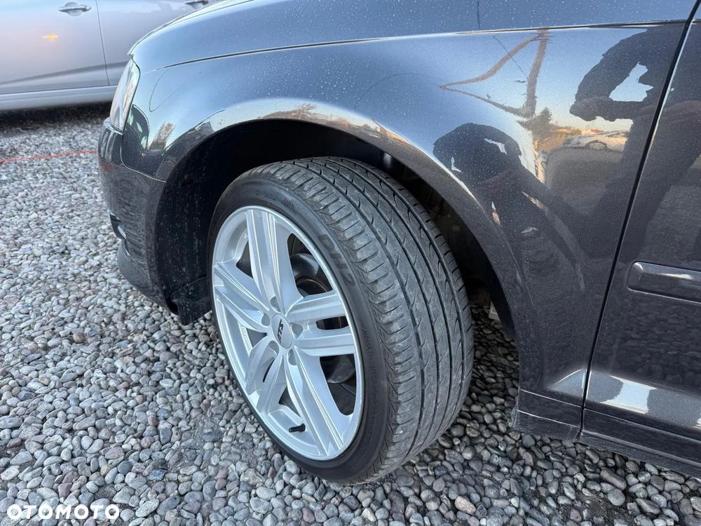 Audi A3 Sportback 1.6 TDI DPF Attraction - 3