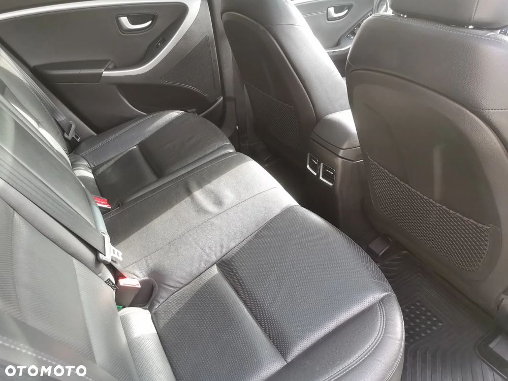 Hyundai i30 1.6 CRDi Premium - 31