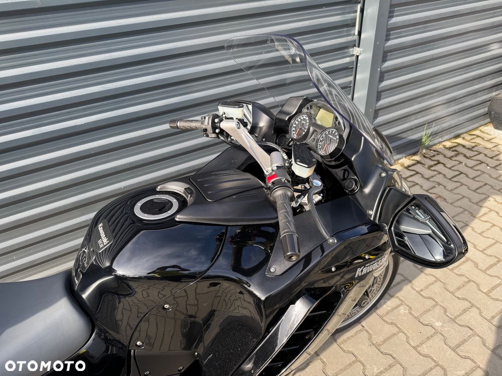 Kawasaki GTR - 10