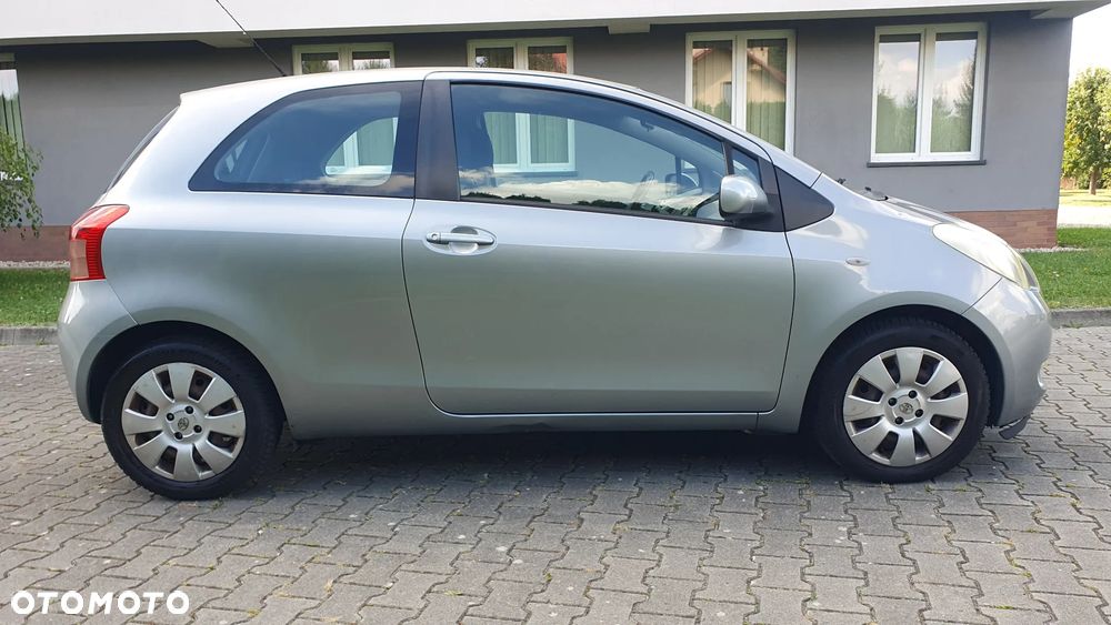 Toyota Yaris 1.3 Sol - 12