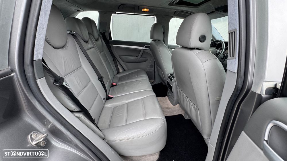 Porsche Cayenne Turbo - 35