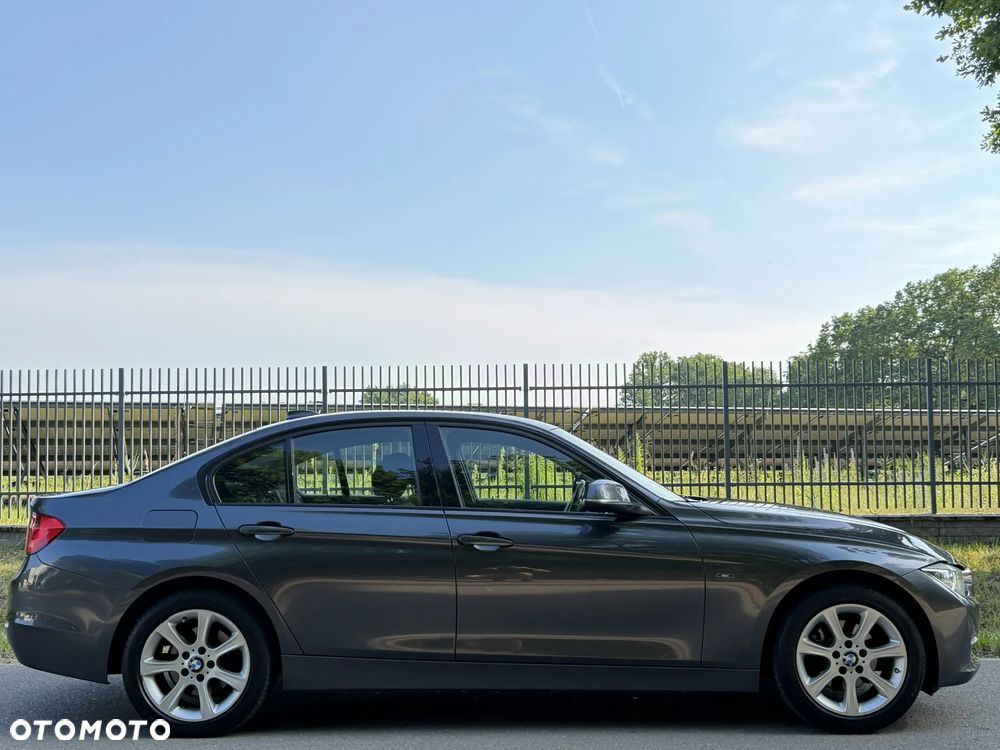 BMW Seria 3 320i Sport Line - 7