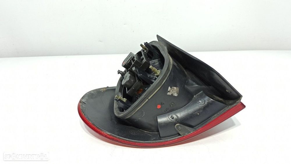 FAROLIM TRASEIRO DIREITO RENAULT MEGANE I FASE 2 CLASSIC (LA..) 1.4 16V RXE - 5