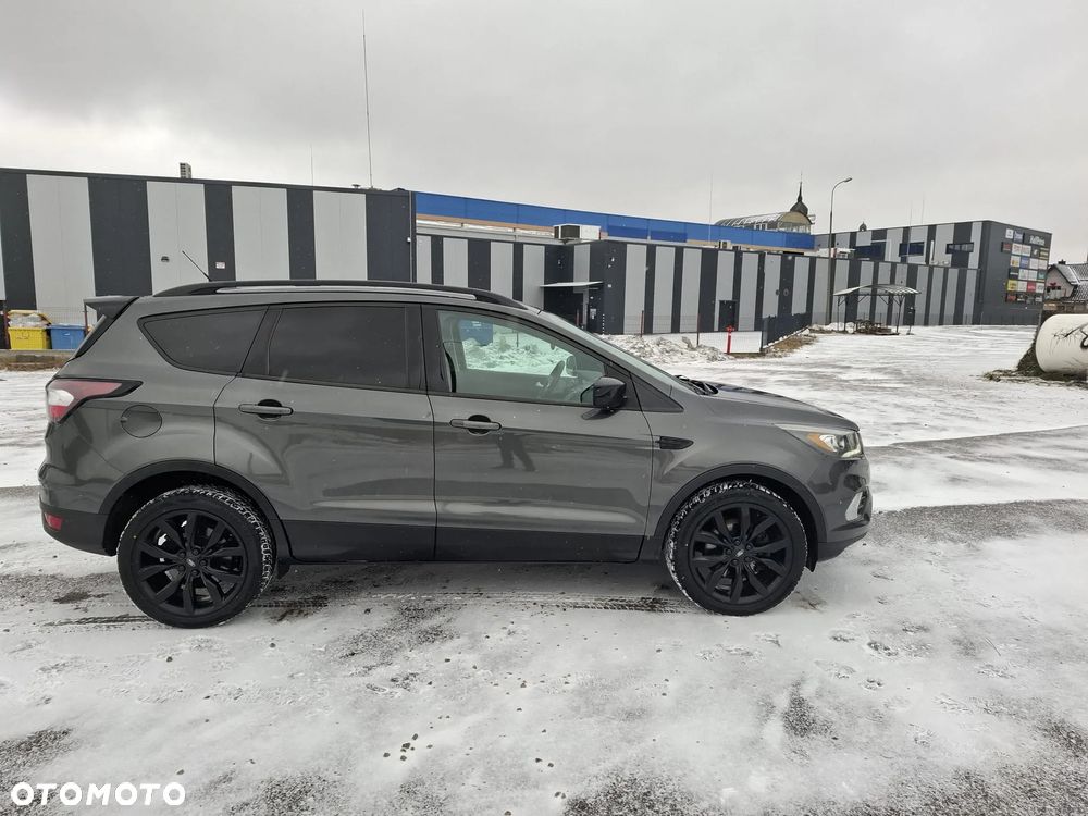 Ford Kuga - 11