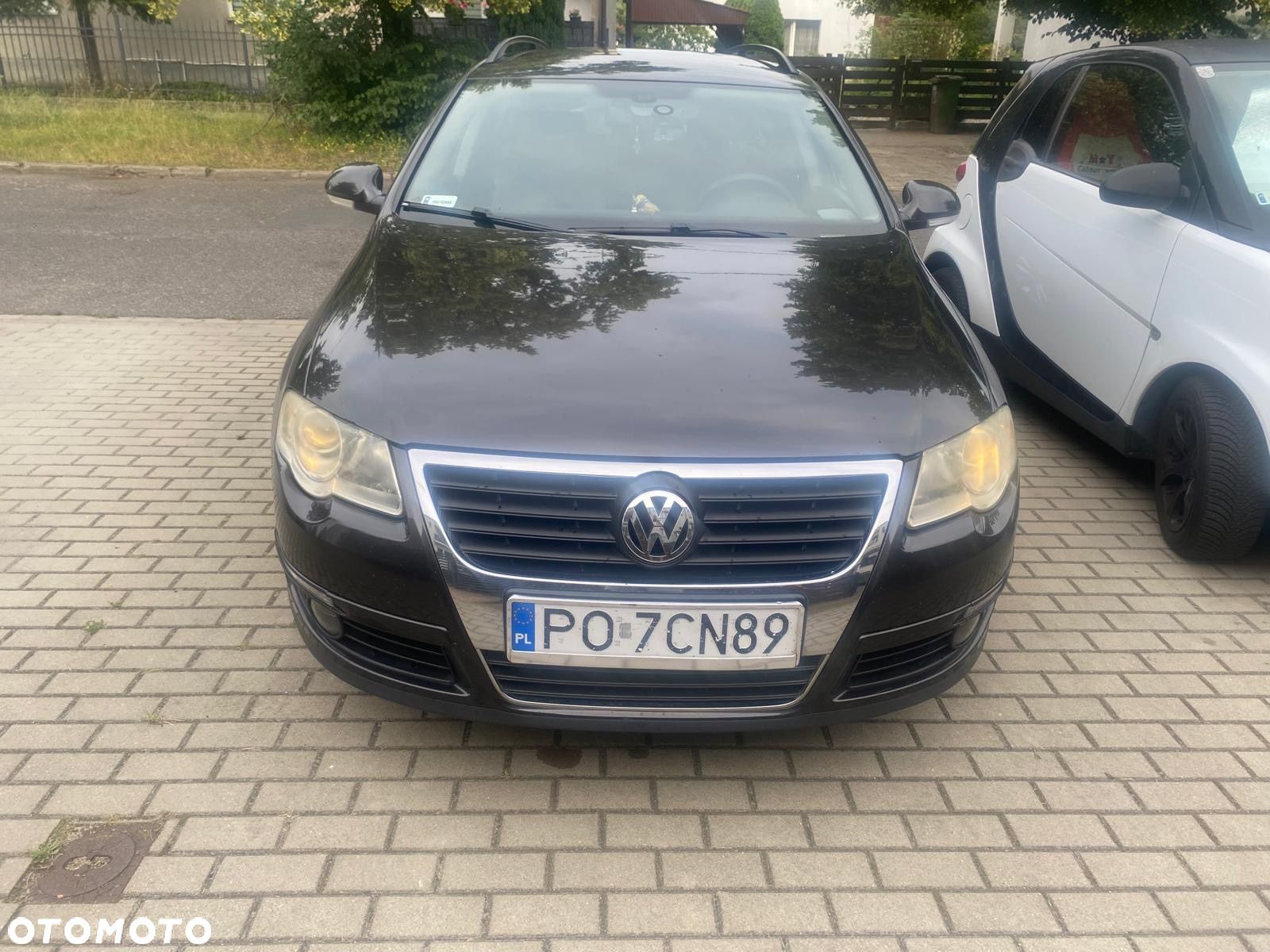 Volkswagen Passat - 1