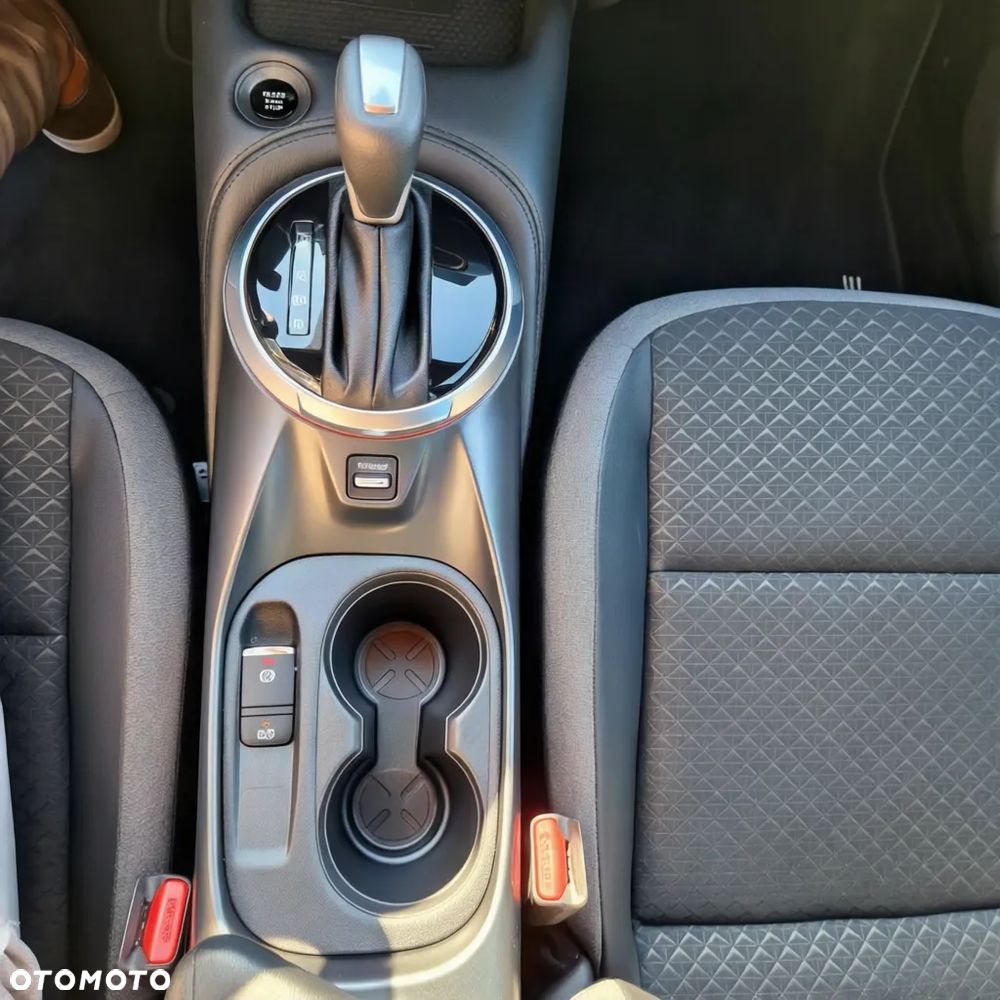Nissan Juke 1.0 DIG-T N-Connecta DCT - 16